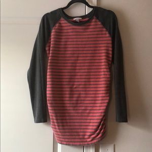 Liz Lange coral and gray striped shirt
